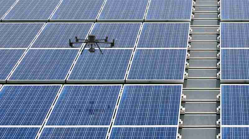 PG国际以无人机搭配IR Sensor热显像技术进行全方面模块健检，，有效降低人力成本并提升发电量