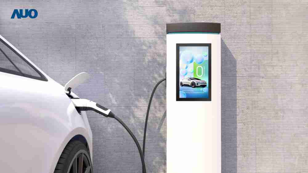 友達〝EVSE車用充電樁解決方案〞專為電動汽車充電樁設計，，，具有高亮度、、、克服戶外艱難環境的耐溫、、、耐紫外線等特性，，，並搭載散熱性及擴充性強的高效能工業電腦，，，可實現人機互動訴求，，如資訊顯示、、、、支付等應用